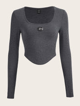 EZwear Rhinestone Metal Decor Scoop Neck Asymmetrical Hem Crop Tee